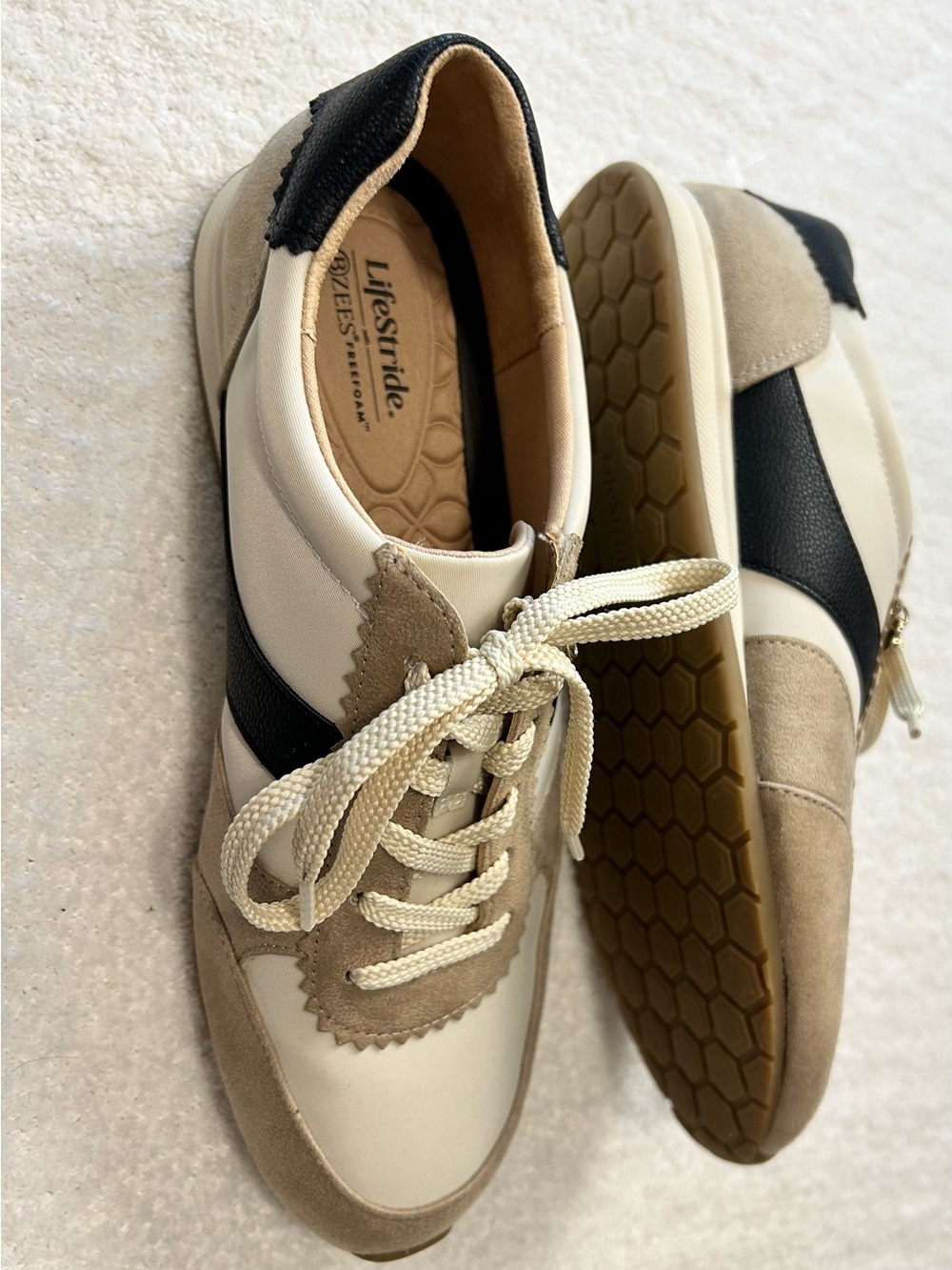 LifeStride Fearless BZees FreeFoam Sneakers Beige Black 9W New Unworn - Picture 5 of 9